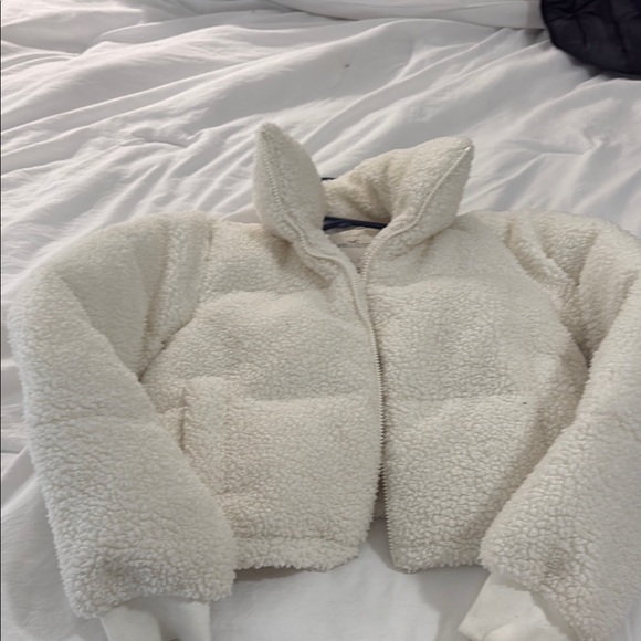 Hollister White Sherpa Jacket - Picture 2 of 2